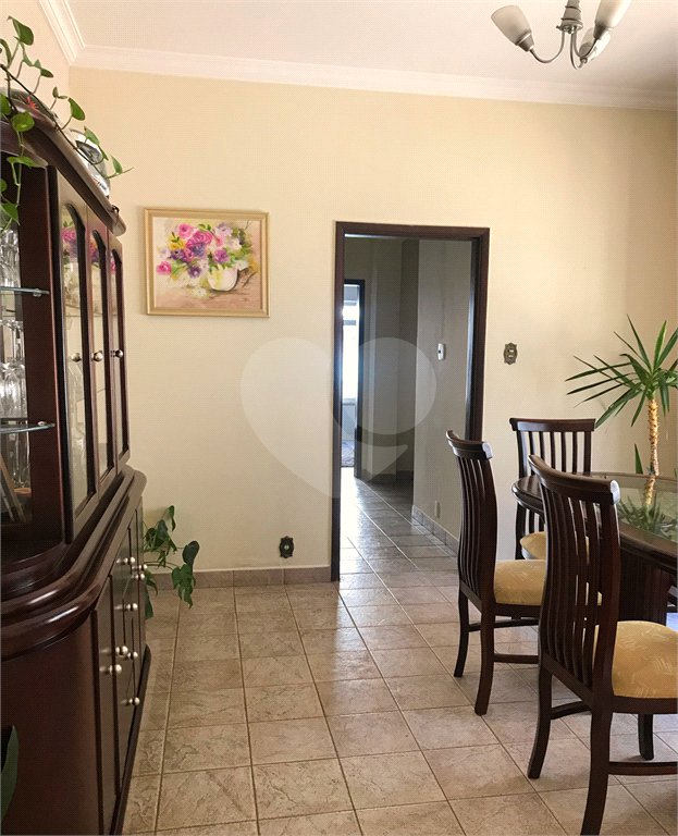 Casa à venda com 4 quartos, sendo 1 suíte,  em Vila Olímpia, São Paulo, SP