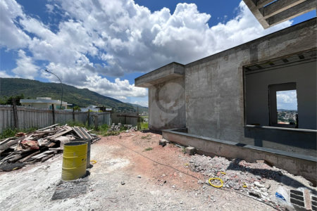 Casa à venda com 4 suítes no condomínio Itapora, Atibaia - SP