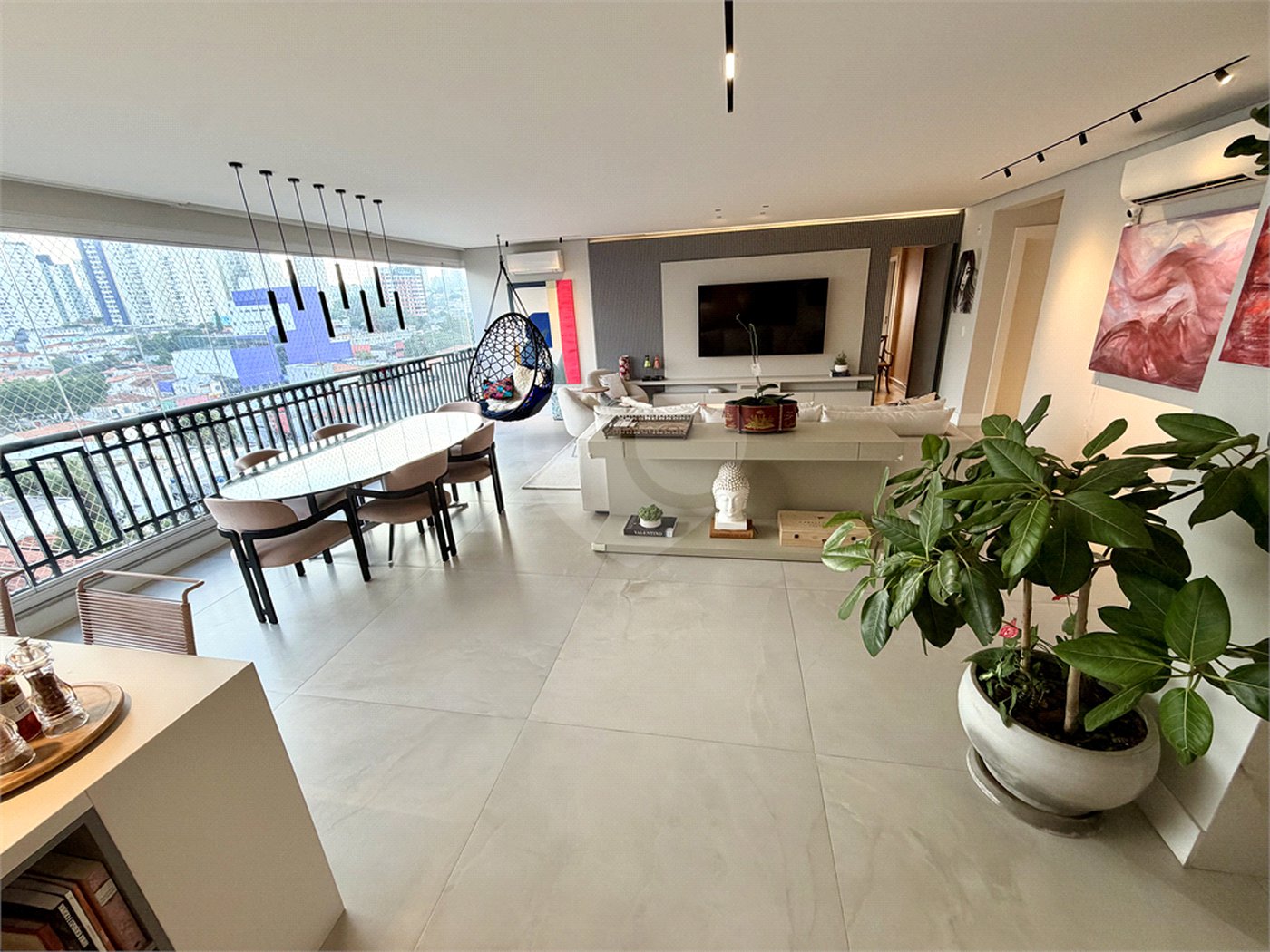 Apartamento à venda com 3 suítes em Vila Romana, São Paulo, SP