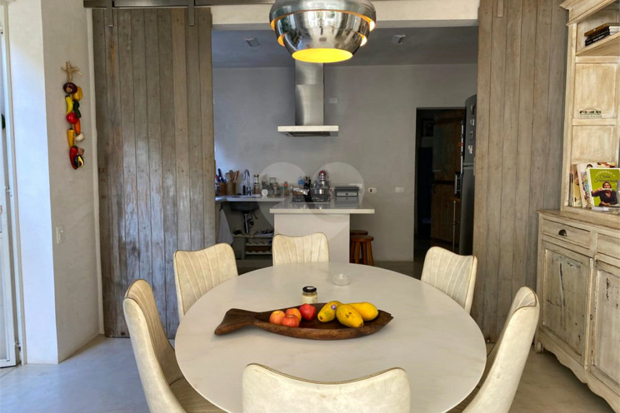 Casa à venda com 4 quartos, sendo 3 suítes, em Vila Madalena, São Paulo, SP