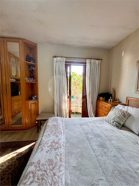 Casa à venda com 3 quartos, sendo 1 suíte, no condomínio Morada dos Pássaros, São Paulo - SP
