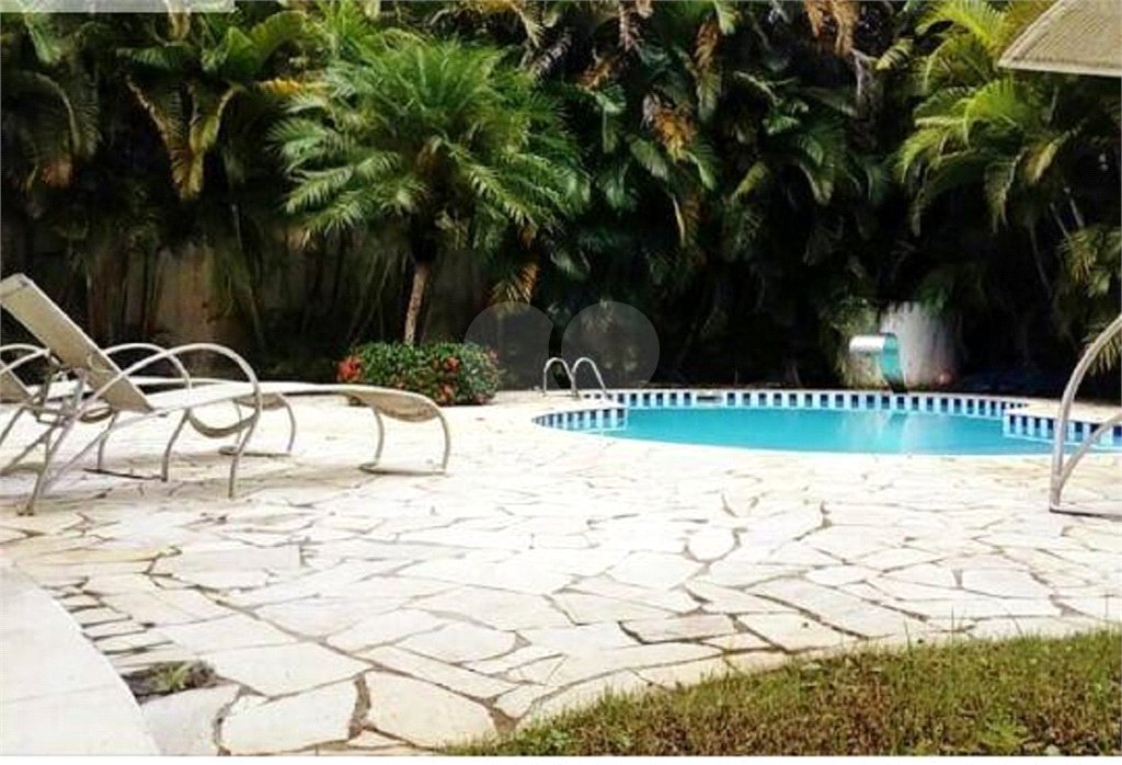 Casa à venda com 3 quartos, sendo 1 suíte,  no condomínio Aruã, Mogi das Cruzes - SP