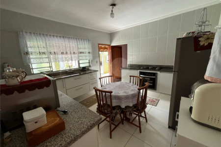 Casa à venda com 4 quartos, sendo 2 suítes, no condomínio Zuleika Jabour, Salto - SP