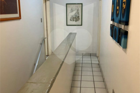Sobrado à venda ou para alugar com 2 suítes em Itaim Bibi, São Paulo, SP
