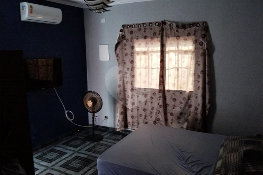 Casa à venda com 4 quartos, sendo 2 suítes, em Vila Santa Margarida, Ferraz de Vasconcelos, SP