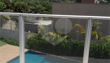 Casa à venda com 3 suítes em Moinho Velho, Cotia, SP
