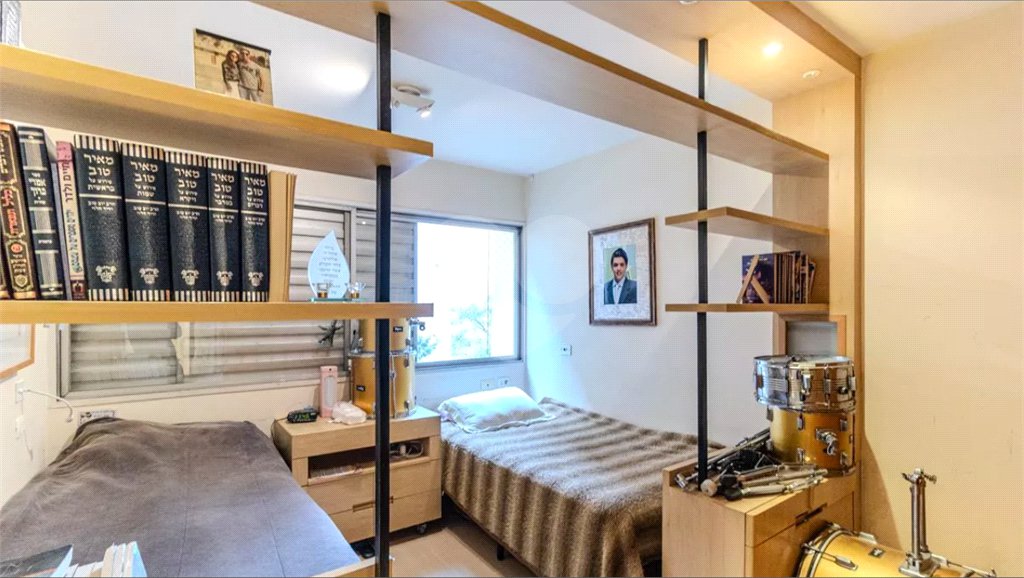 Apartamento à venda com 3 quartos, sendo 1 suíte,  em Higienópolis, São Paulo, SP