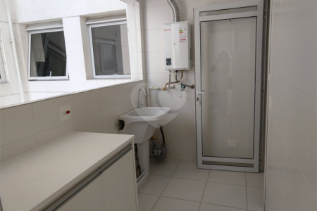 Apartamento à venda com 3 suítes em Vila Anastácio, São Paulo, SP
