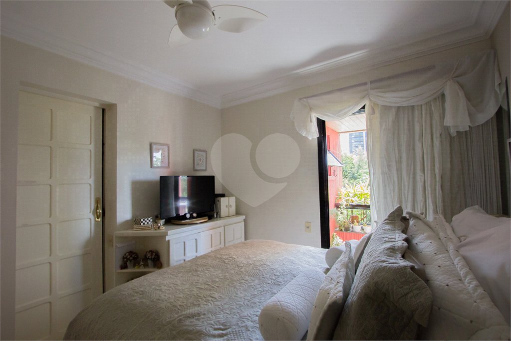 Apartamento à venda com 3 quartos, sendo 1 suíte, em Vila Andrade, São Paulo, SP