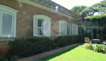 Casa à venda com 4 quartos, sendo 1 suíte,  em Brooklin Velho, São Paulo, SP