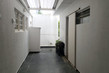 Casa à venda com 4 quartos, sendo 1 suíte,  em Vila Oliveira, Mogi das Cruzes, SP