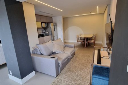 Apartamento à venda com 3 quartos, sendo 1 suíte,  em Ferreira, São Paulo, SP