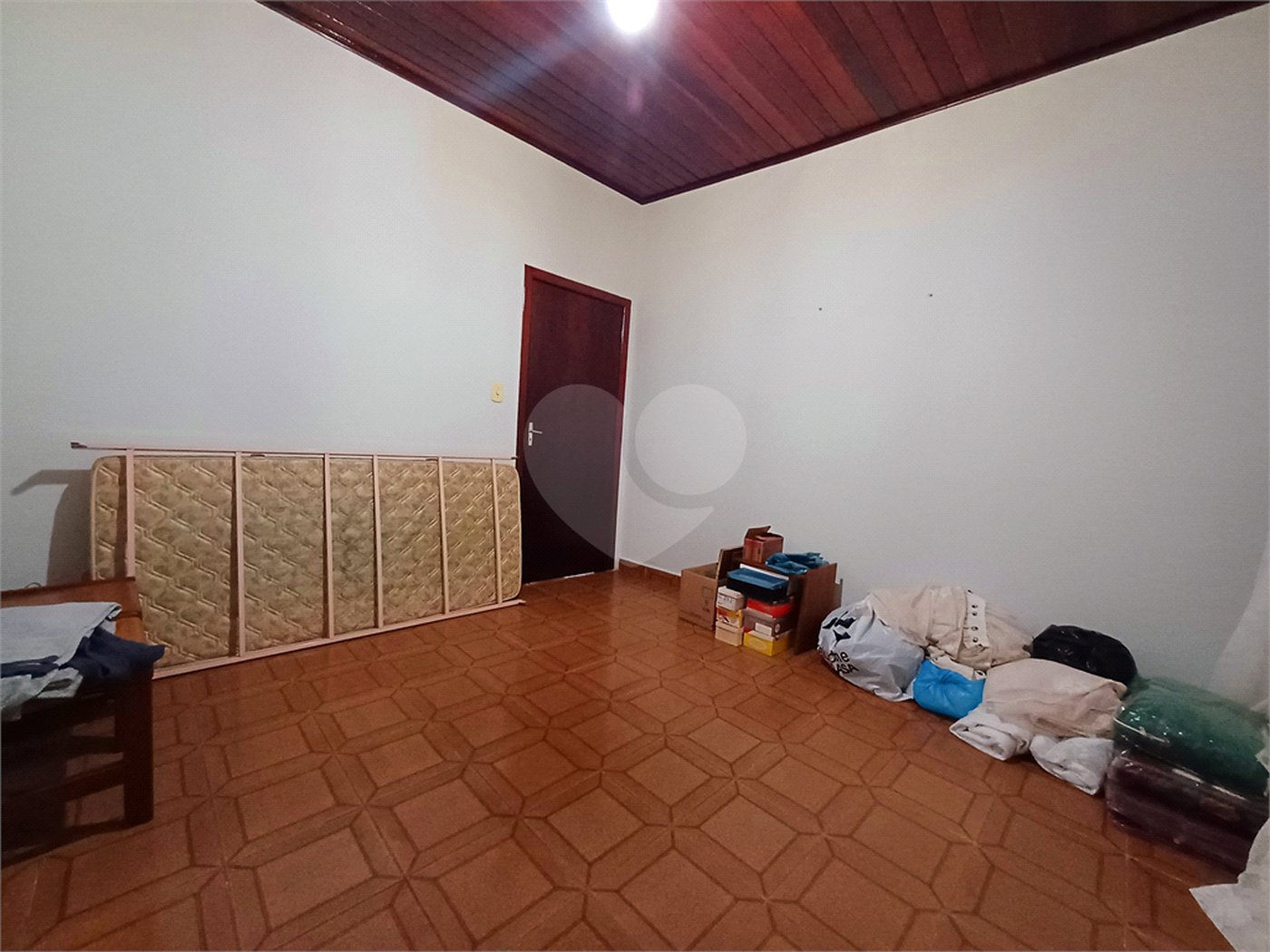 Casa à venda com 4 quartos, sendo 1 suíte, em Vila Paulicéia, São Paulo, SP