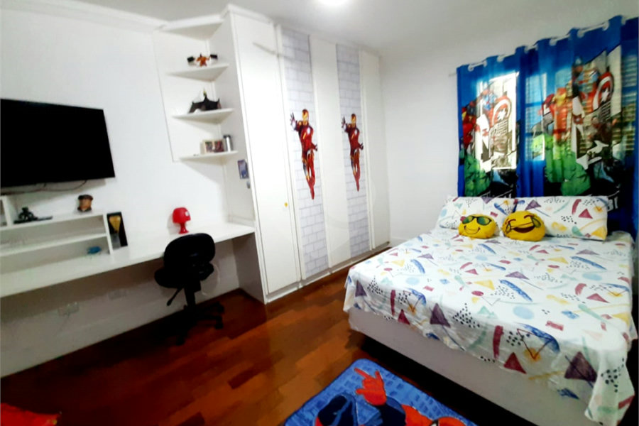 Sobrado à venda com 4 quartos, sendo 3 suítes, em Tremembé, São Paulo, SP