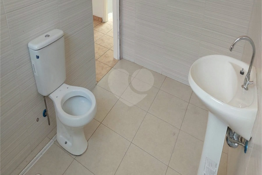Sobrado à venda com 3 quartos, sendo 2 suítes, em Vila Paulicéia, São Paulo, SP