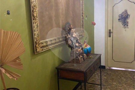 Apartamento à venda com 3 quartos, sendo 1 suíte,  em República, São Paulo, SP
