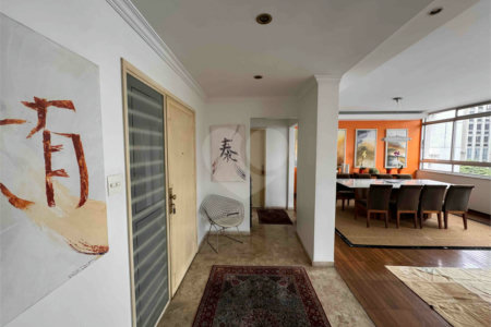 Elegância e conforto. Apartamento exclusivo de 250m2 em Higienópolis, um por andar.