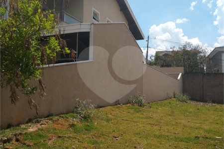 Casa à venda com 3 quartos, sendo 1 suíte,  no condomínio Residencial Grape Village, Vinhedo - SP