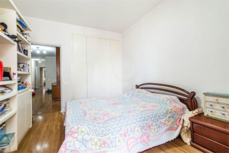 Apartamento à venda com 3 quartos, sendo 1 suíte,  em Santa Cecília, São Paulo, SP