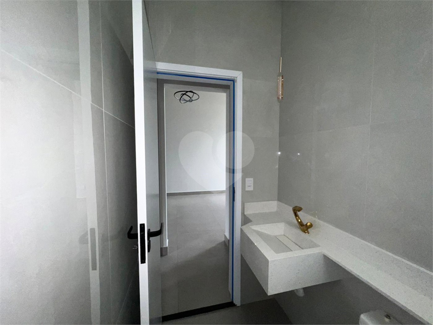 Casa à venda com 3 quartos, sendo 1 suíte, no condomínio Horto Florestal Villagio, Sorocaba - SP