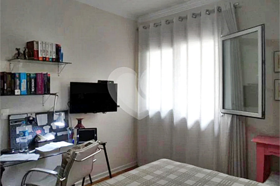 Casa à venda com 4 suítes no condomínio Chácara das Rosas, São Paulo - SP