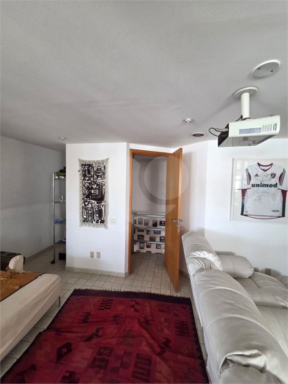 Cobertura à venda com 3 quartos, sendo 1 suíte, em Cidade São Francisco, São Paulo, SP