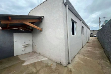 Casa Térrea à venda com 2 quartos em Vila Santa Helena, Atibaia, SP