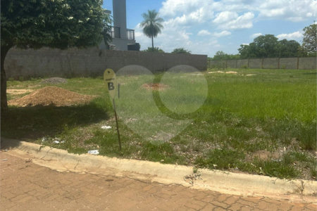 Terreno à venda no condomínio Village do Lago, Três Lagoas - MS