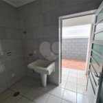 Casa à venda com 3 quartos, sendo 2 suítes, no condomínio Terras de São Francisco, Vinhedo - SP