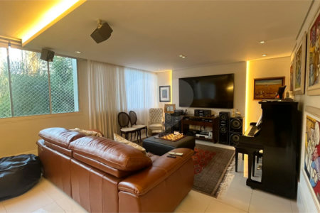 Apartamento à venda com 3 suítes em Vila Suzana, São Paulo, SP