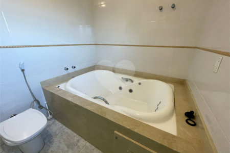 Casa para alugar com 3 suítes no condomínio Bosque de Grevilea, Vinhedo - SP