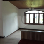 Casa à venda com 3 quartos, sendo 1 suíte, em Vila Santista, Atibaia, SP