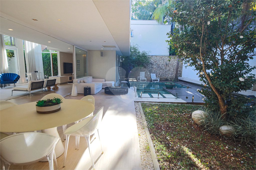 Casa à venda com 4 suítes no condomínio Prime Bauhaus, São Paulo - SP