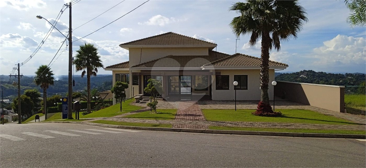 Casa à venda com 3 suítes em Jundiaizinho (terra Preta), Mairiporã, SP