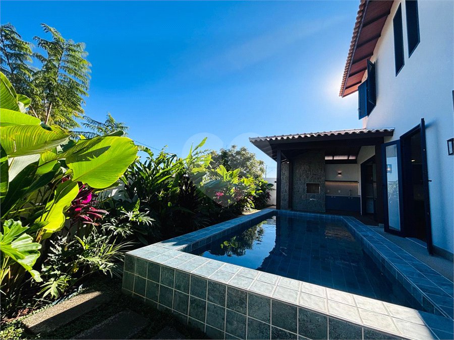 Casa à venda com 4 quartos, sendo 3 suítes, no condomínio Residencial Chácara Ondina, Sorocaba - SP