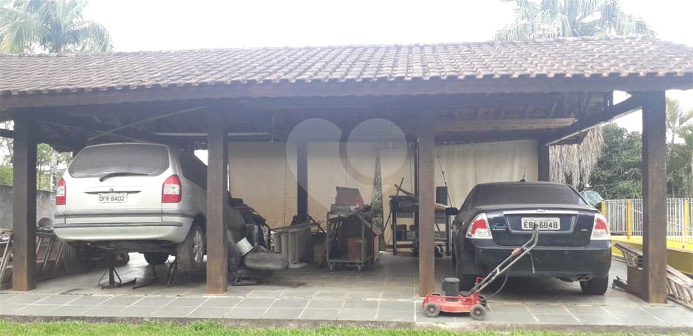 Casa à venda com 4 quartos, sendo 2 suítes, no condomínio Gleba II, Mairiporã - SP