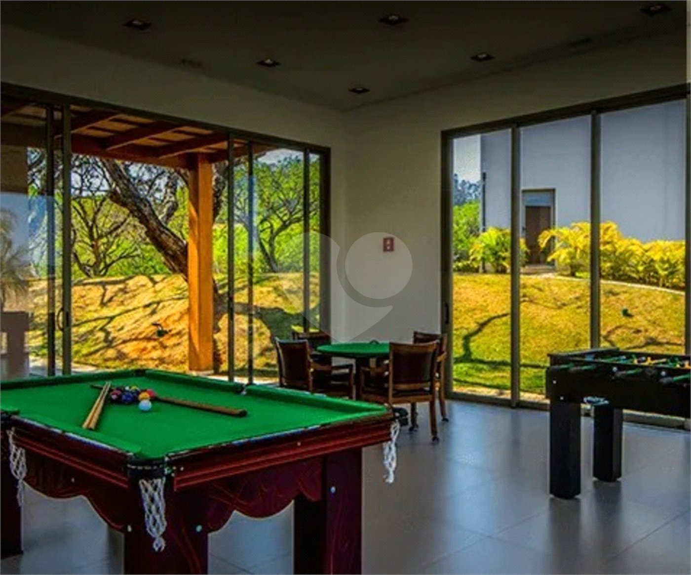 Casa à venda com 3 quartos, sendo 2 suítes,  no condomínio Arboretum, Vinhedo - SP