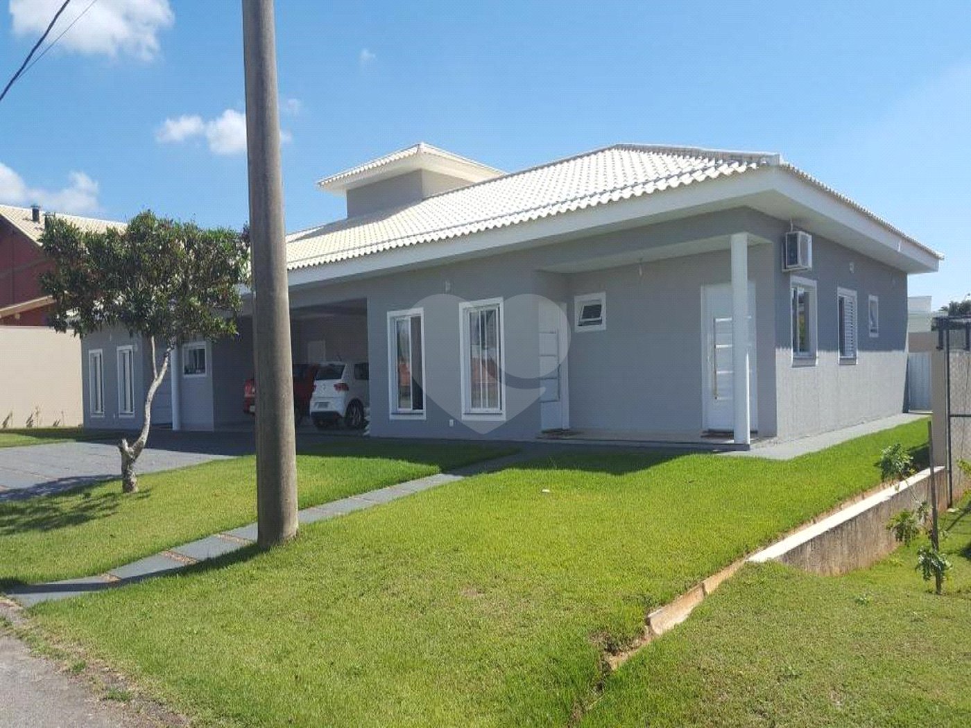 Casa à venda com 4 quartos, sendo 2 suítes, no condomínio Village Ipanema, Araçoiaba da Serra - SP