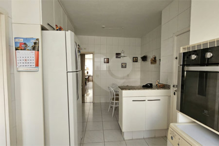 Apartamento à venda com 3 quartos, sendo 1 suíte, em Moema, São Paulo, SP