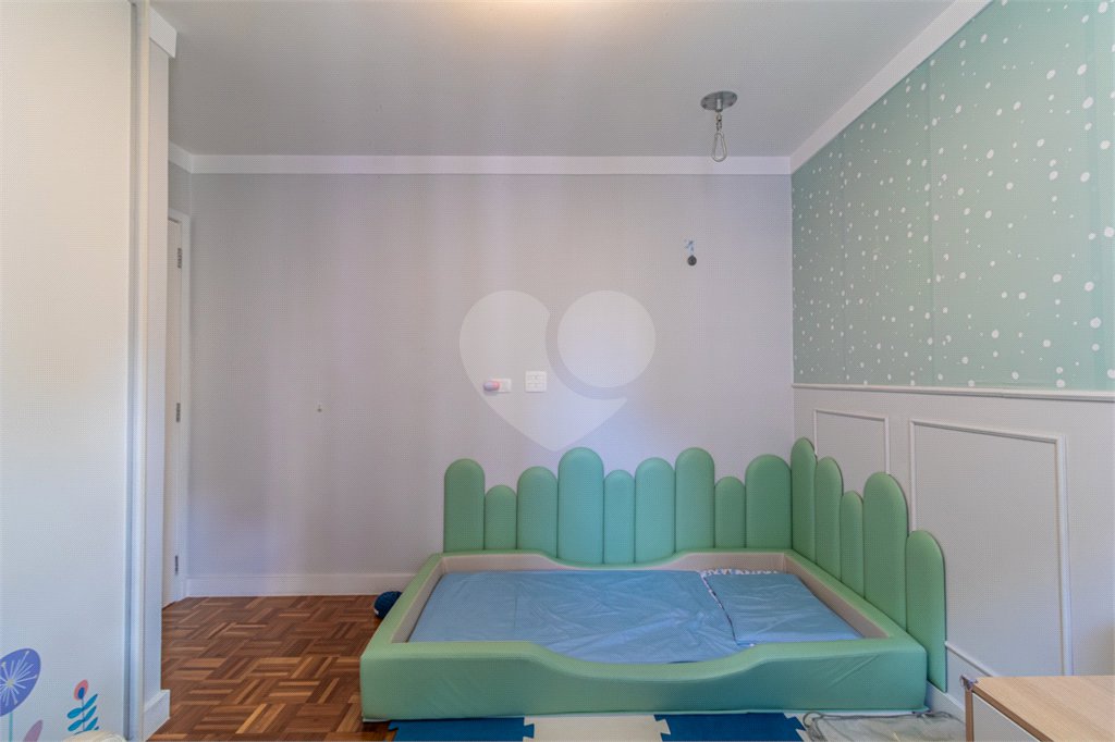 Apartamento à venda com 3 quartos, sendo 1 suíte, em Moema, São Paulo, SP