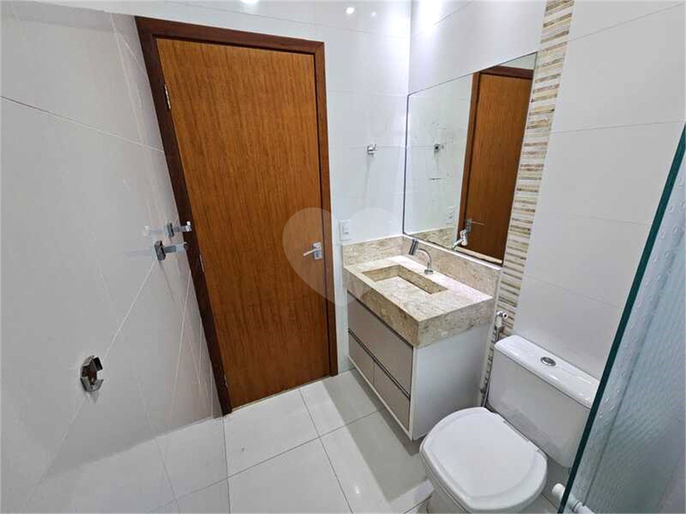 Casa à venda com 3 quartos, sendo 1 suíte, no condomínio Vista Verde, Indaiatuba - SP