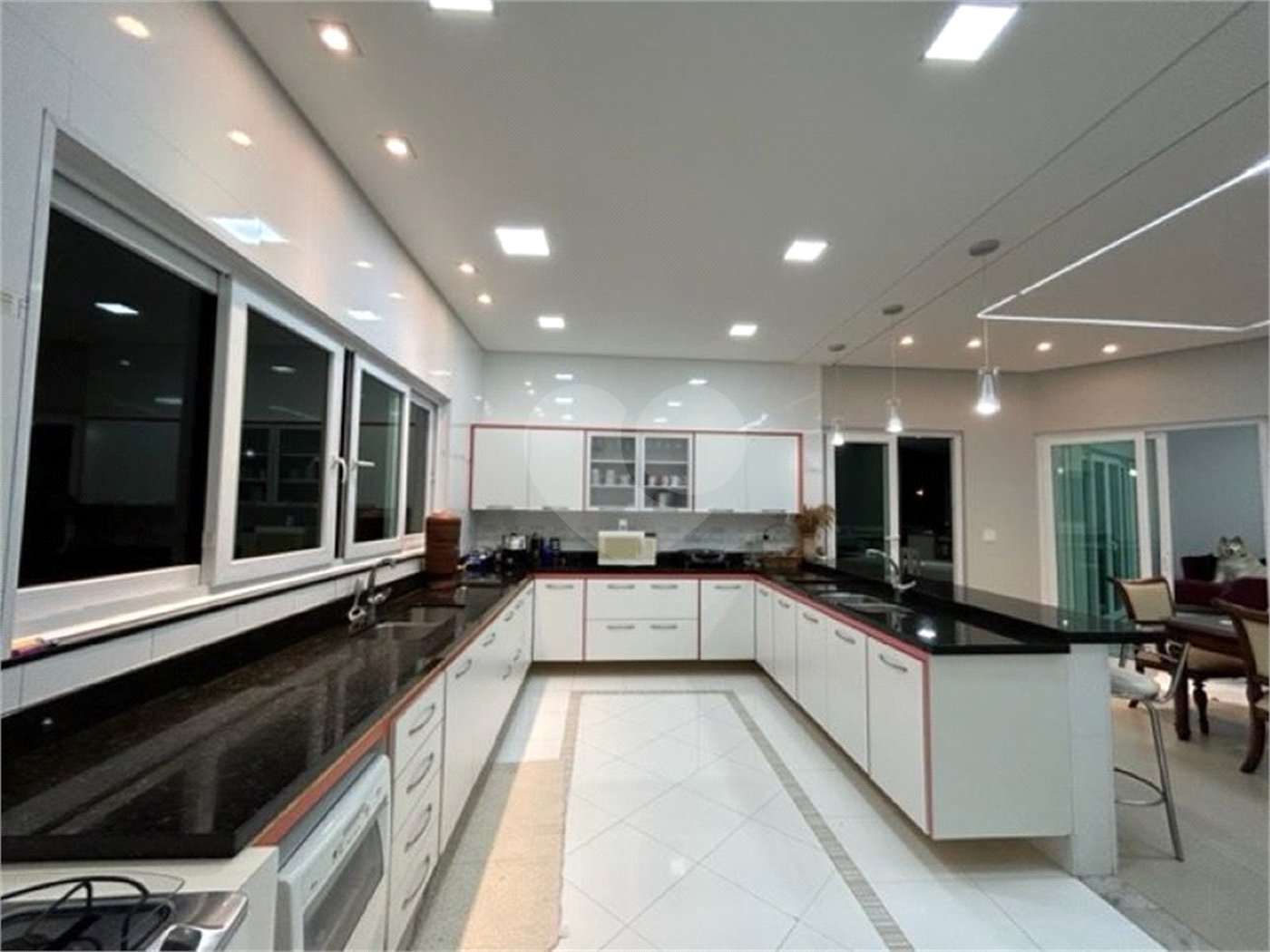 Casa à venda com 4 suítes no condomínio Aruã Eco Park, Mogi das Cruzes - SP