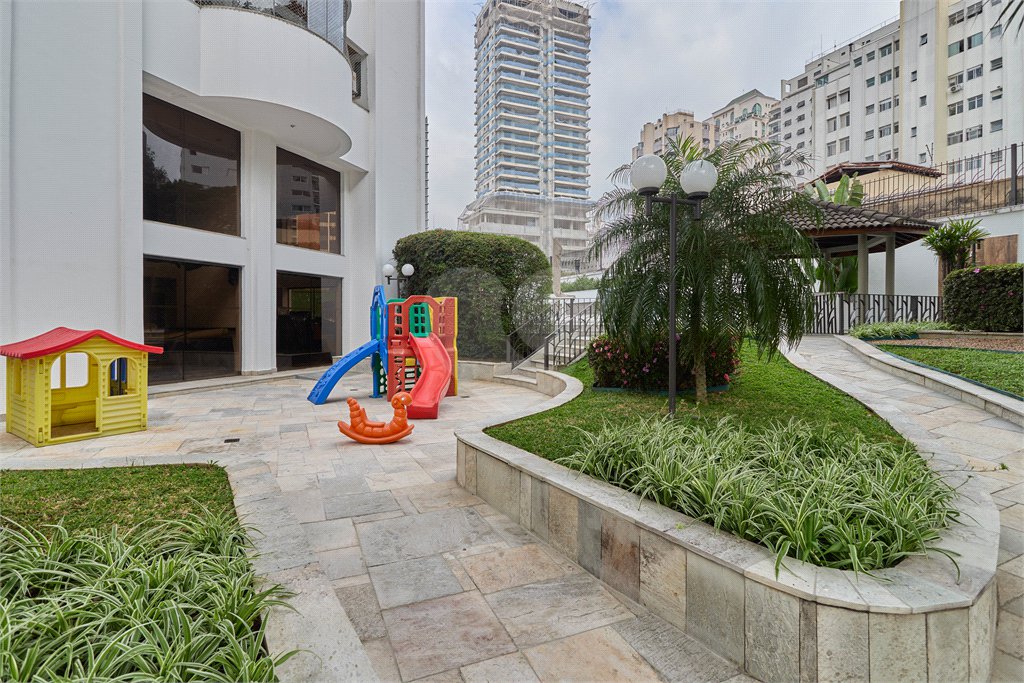 Apartamento à venda com 4 quartos, sendo 3 suítes, em Campo Belo, São Paulo, SP
