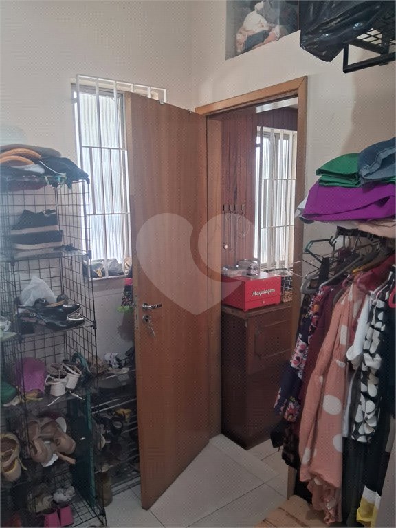 Casa à venda com 3 quartos, sendo 2 suítes, no condomínio Rio Bon, Rio de Janeiro - RJ