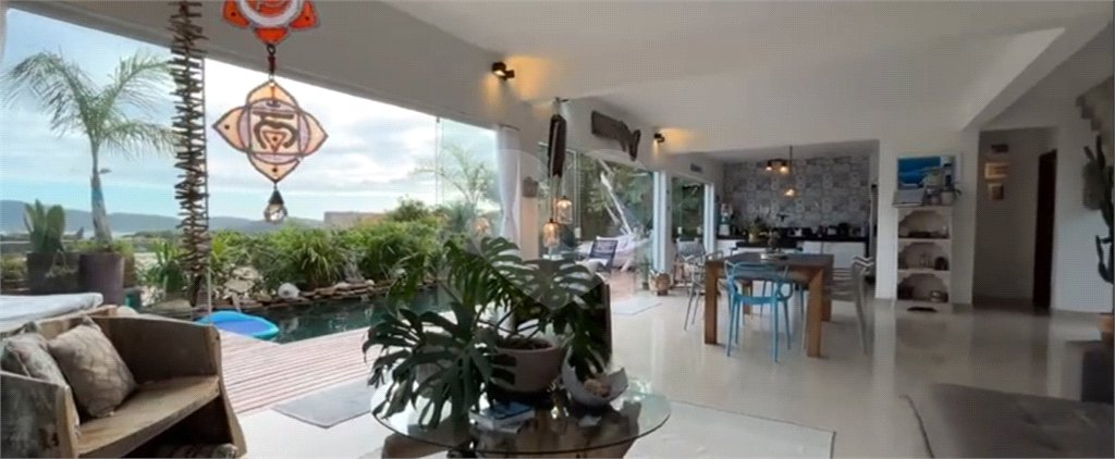 Casa à venda com 4 quartos, sendo 2 suítes,  em Albatroz, Armação dos Búzios, RJ