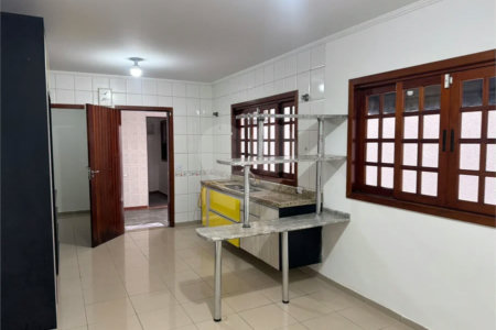 Sobrado à venda ou para alugar com 3 suítes em Vila Sônia, São Paulo, SP