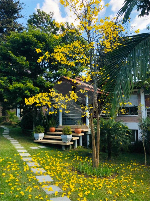 Casa Térrea à venda com 4 quartos, sendo 1 suíte, em Roseira, Mairiporã, SP