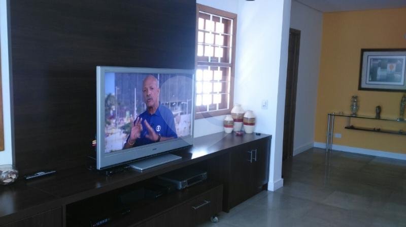 Casa à venda com 3 suítes em Jardim Jussara, São Paulo, SP