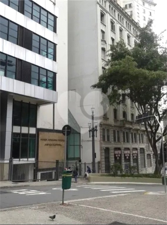 Studio / Kitnet No Centro em Frente ao Metrô