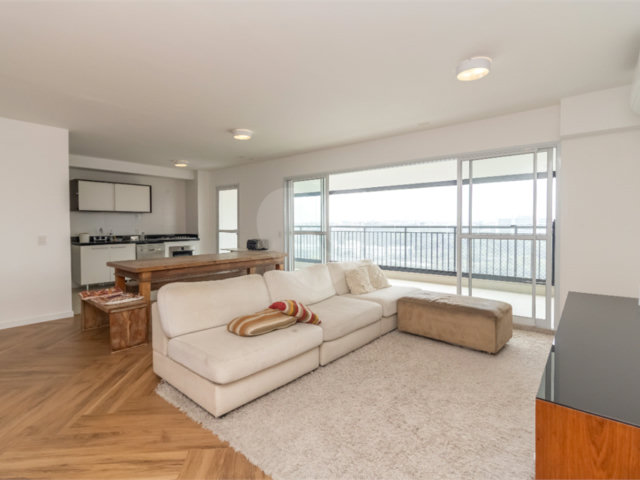 Apartamento à venda com 2 suítes em Santo Amaro, São Paulo, SP